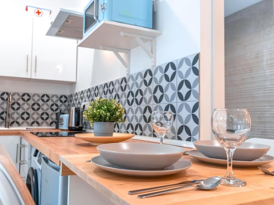 Acogedor Estudio En Triana Con Jacuzzi Y Wifi Sevilla Exterior foto