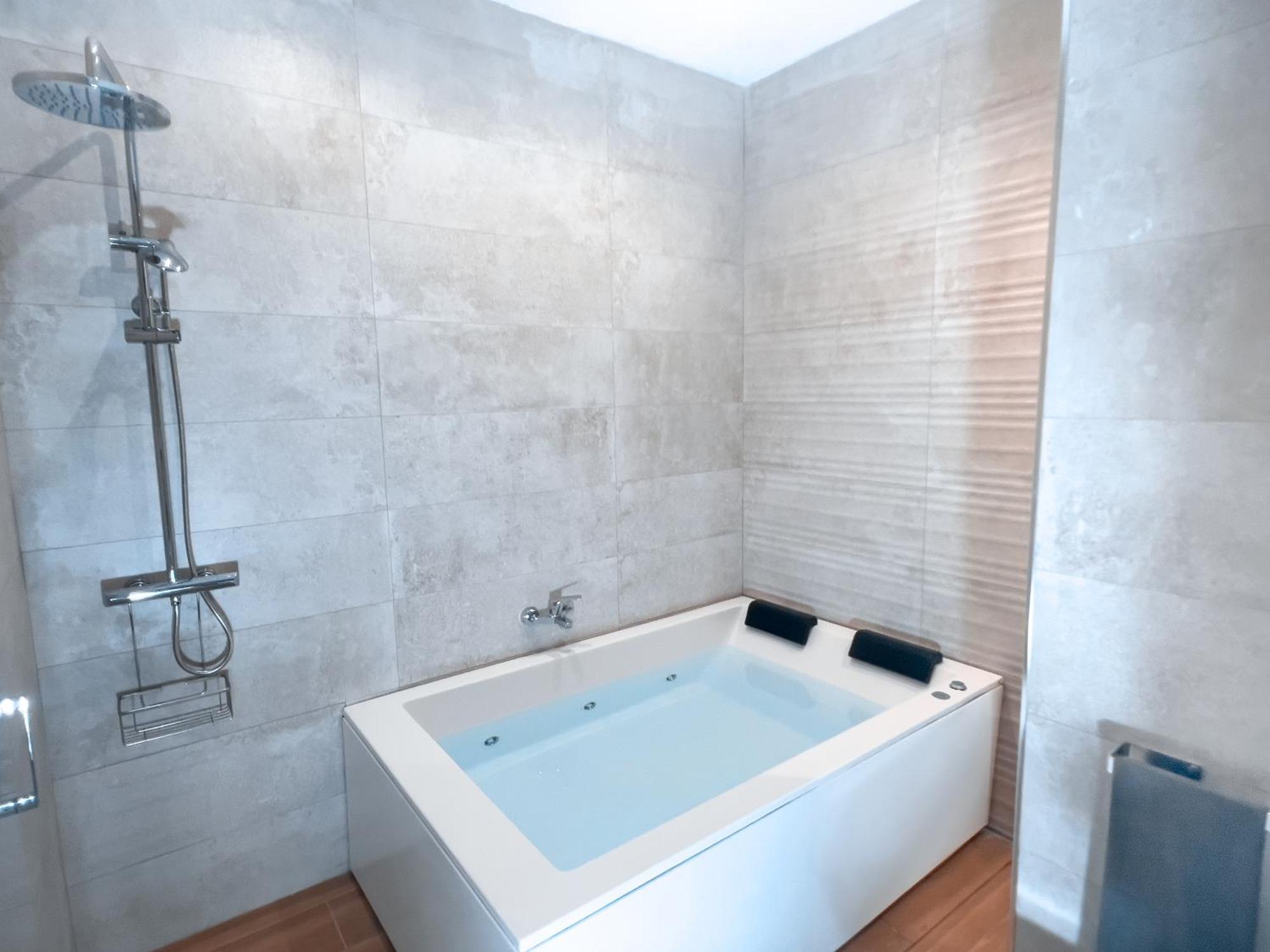 Acogedor Estudio En Triana Con Jacuzzi Y Wifi Sevilla Exterior foto